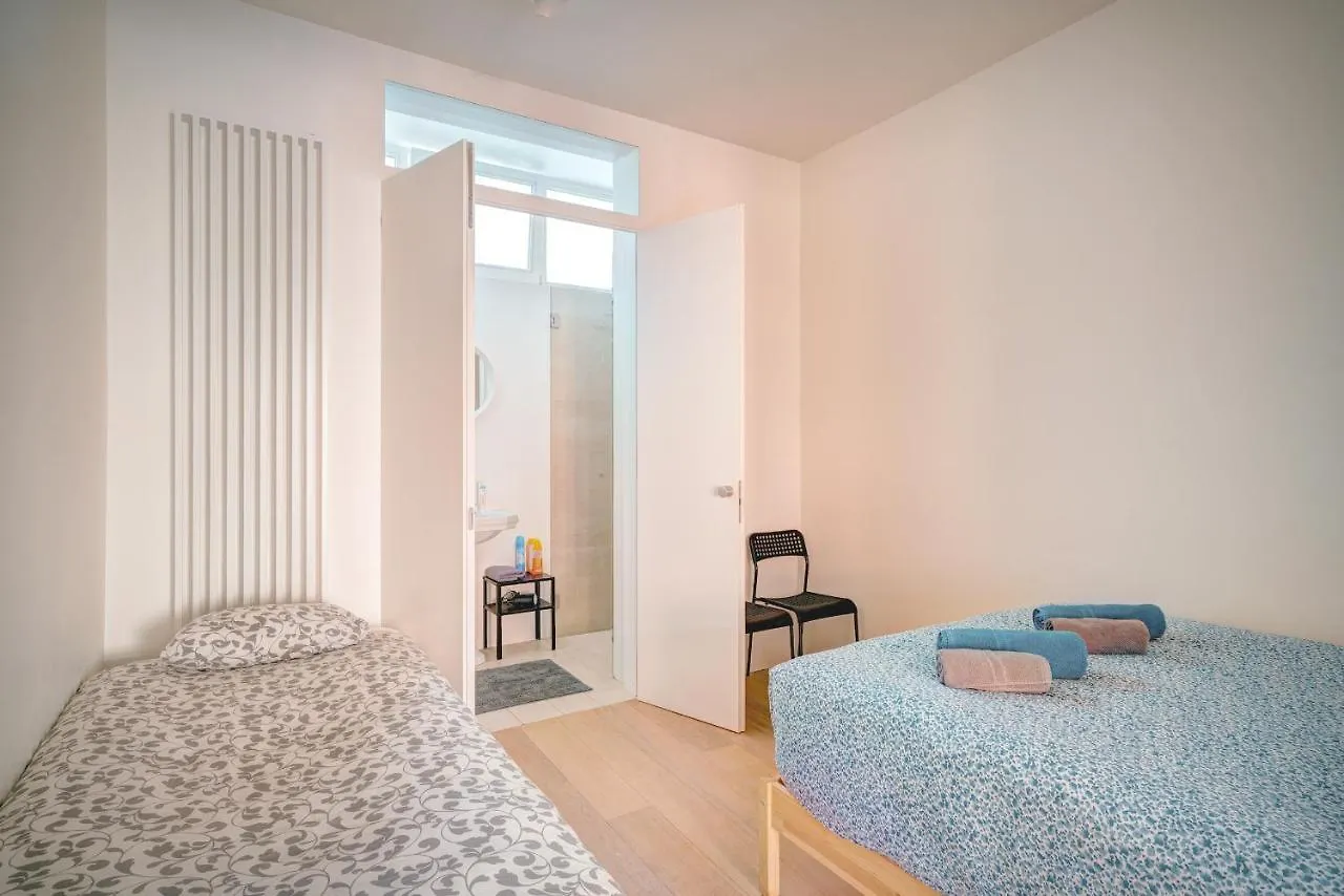 The Bright Stone Lodge. Heart Of Antwerp Belgium