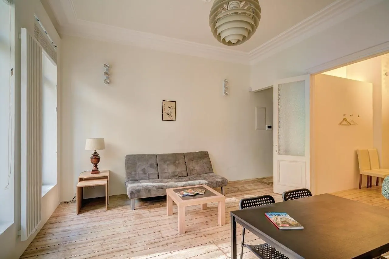 The Bright Stone Lodge. Heart Of Antwerp Apartment